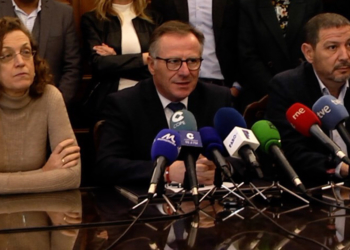 El tripartito, a tumba abierta