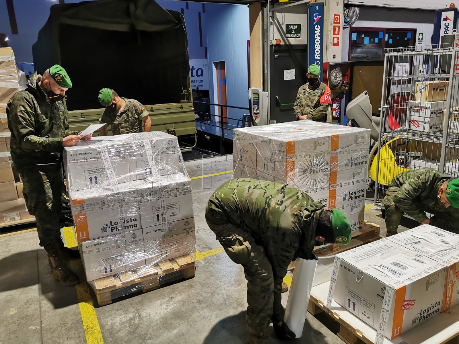 El Ejército traslada a Melilla nuevas dosis de la vacuna de Astrazeneca