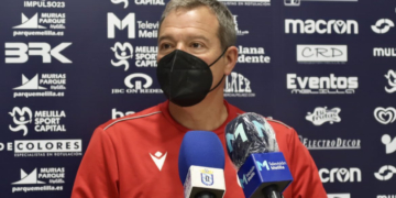 El técnico melillense, en rueda de prensa.