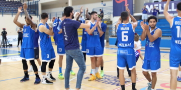 Celebración de la victoria por parte de todos los jugadores de la primera plantilla del Melilla Sport Capital, a la finalización del encuentro.