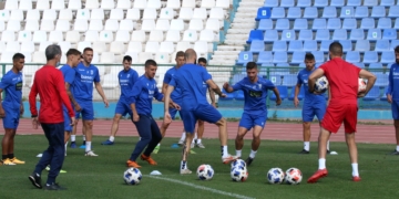 Los unionistas se ejercitaron en la jornada de ayer en el estadio municipal Álvarez Claro.