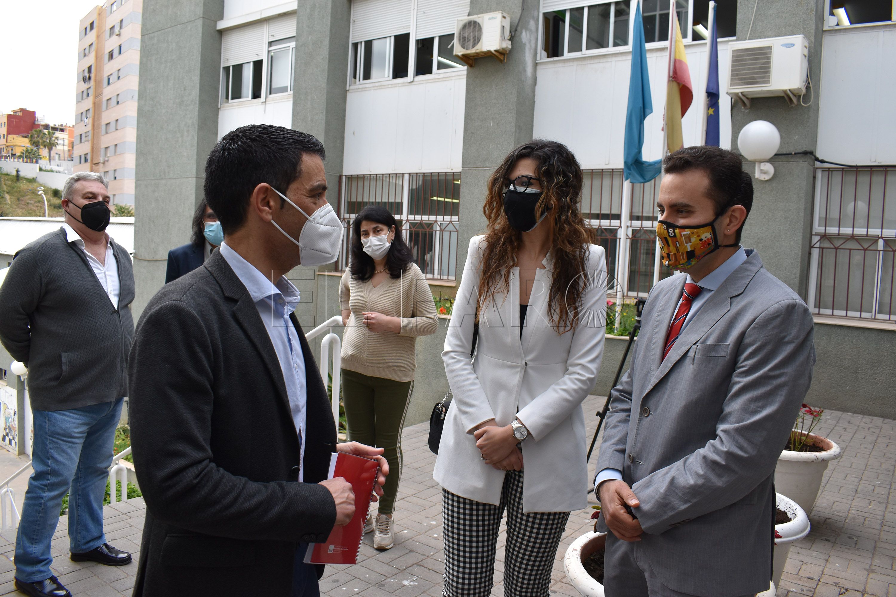 El eurodiputado Marcos Ros se reúne con el alumnado del IES Leopoldo Queipo y el Rusadir