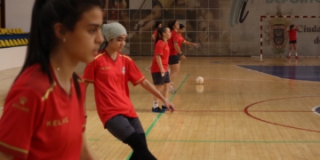 Sesión de trabajo de las jugadoras melillenses.