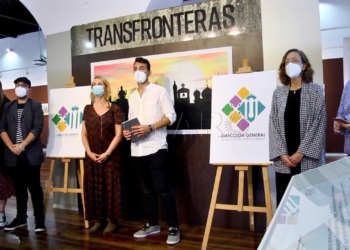 Gustavo Navarro, ganador del concurso del logo de Relaciones Interculturales