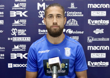 El jugador unionista, en la rueda de prensa oficial del club.