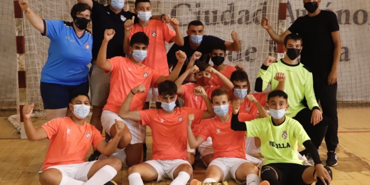 La Liga Infantil de Fútbol Sala se la adjudica la Peña Real Madrid