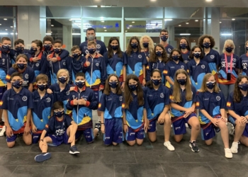 La expedición de la Federación Melillense de Baloncesto, con los dos combinados que van a representar a Melilla en el XXXIII Campeonato de España de Selecciones Autonómicas de Minibasket, partieron anoche de nuestra ciudad.