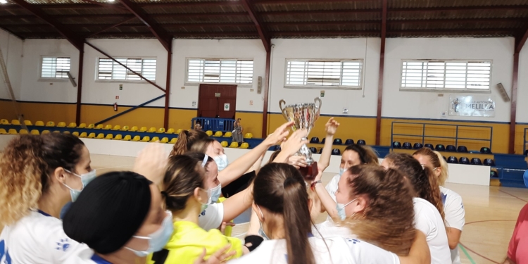 La Peña Santillana se proclama campeona de fútbol sala femenino