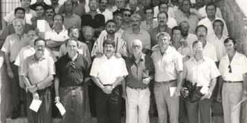Bodas de Plata Octubre 1992. Acto académico, Eucaristía y almuerzo de confraternidad en el Colegio. Asistieron los profesores Feliciano Ruiz, Eduardo Escobar, José Gener, Carlos López, Juan Lecue, Manuel Hernández Rodicio, Antonio Romero y el Padre Manuel Mateos.