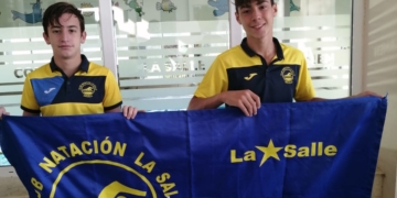 Los dos deportistas locales, que representaron al Club Natación La Salle en Dos Hermanas.