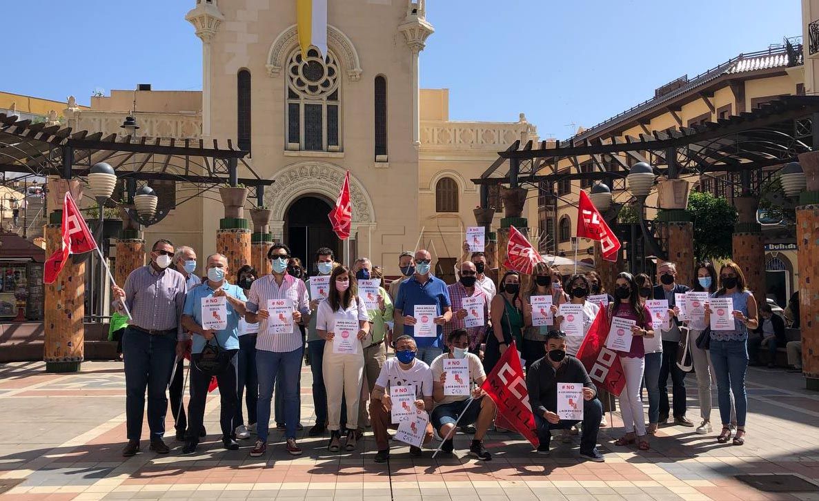 Los trabajadores de BBVA en Melilla protestan contra el despido colectivo de la entidad