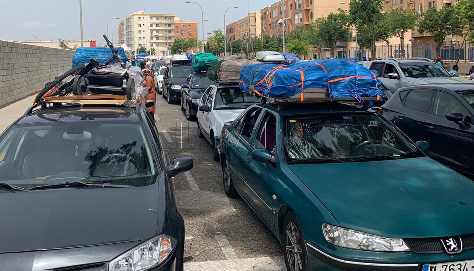 La suspensión de la OPE, un varapalo para las empresas e inmigrantes