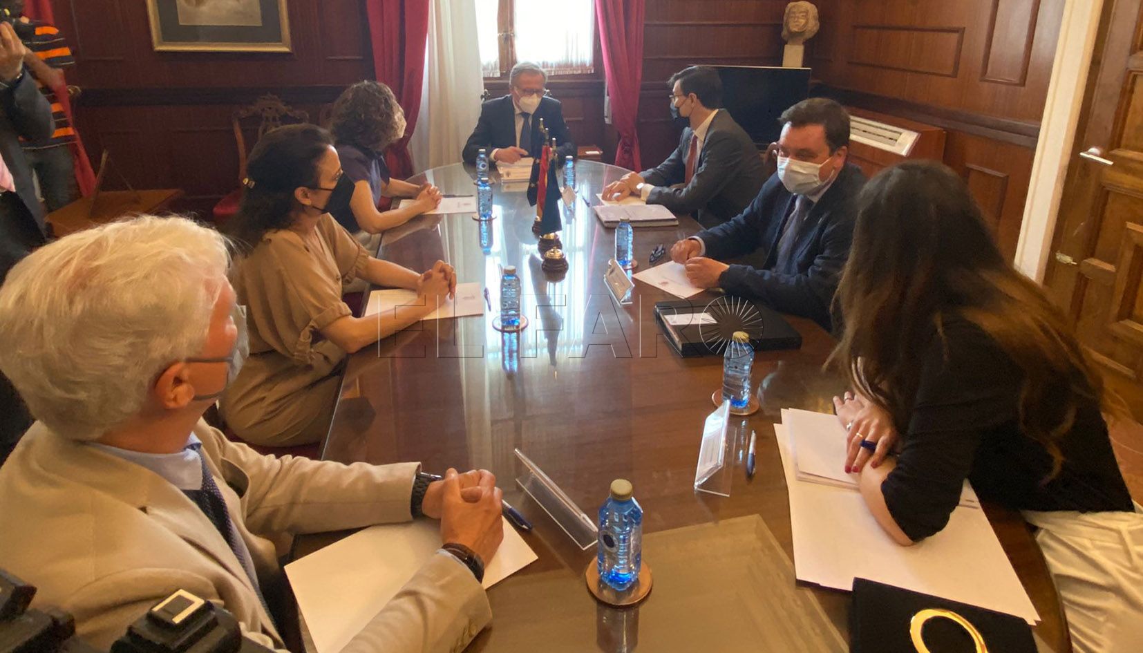 Los secretarios de Estado de la UE y Política Territorial, reunidos con autoridades, empresarios y sindicatos