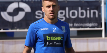 El lateral diestro melillense afronta su novena temporada con el equipo.