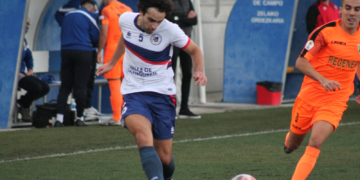 Mahugo se ha formado en la cantera del Osasuna, siendo en Tajonar donde se dieron cuenta de sus dotes defensivas a pesar de que prácticamente nunca había jugado de defensa.