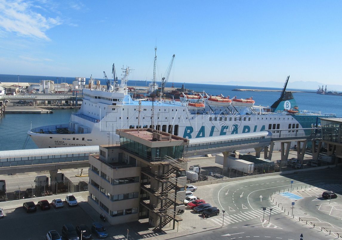 El buque que cubre la ruta Melilla-Málaga vuelve a operar con normalidad después de que se cribara a la tripulación