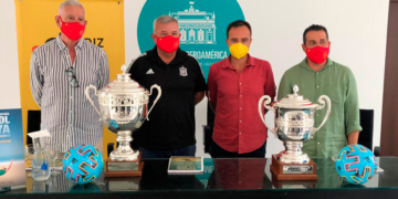 Diego Martínez estuvo presente en la presentación oficial.