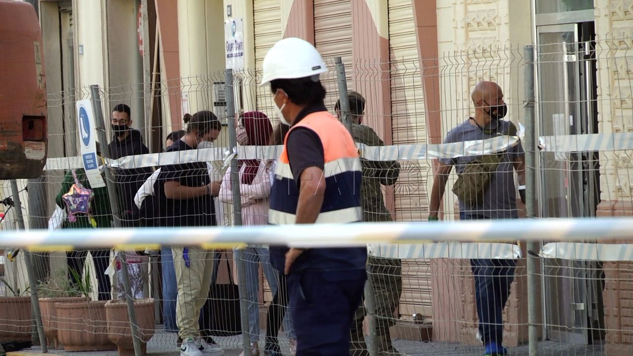 El trabajador que sale por un empleo es hombre, extranjero y no tiene estudios