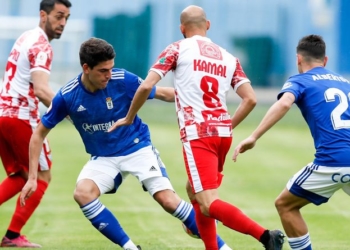 David Amez en un encuentro con el filial del Real Oviedo de la pasada temporada.