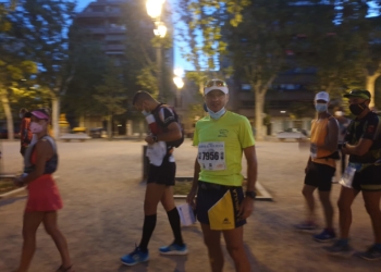 El corredor melillense Fernando Térrez, momentos antes de tomar la salida de la prueba, a las 07:30 horas, desde el Paseo del Salón de la capital nazarí.