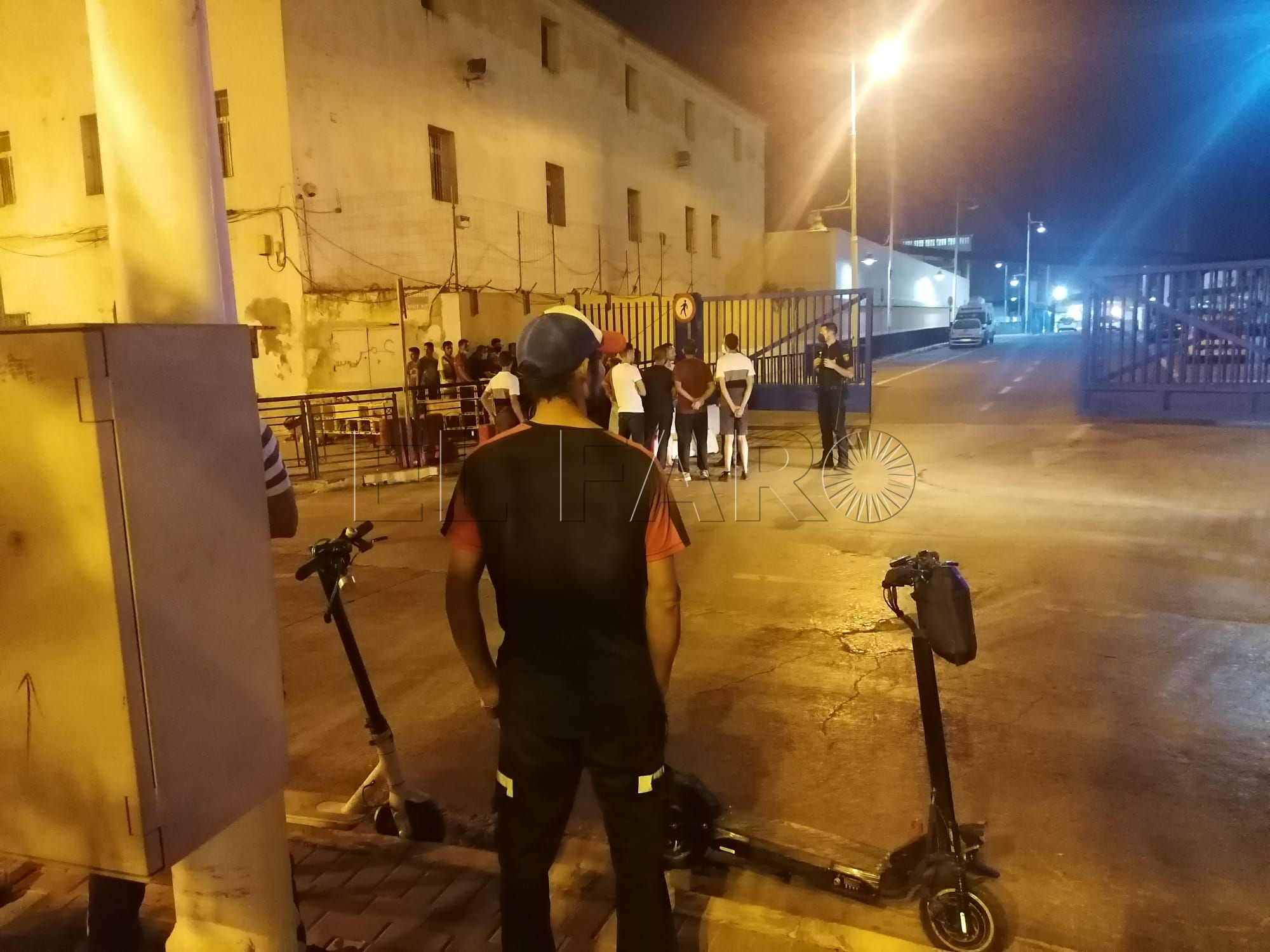 Podemos denuncia la reventa de citas para la Oficina de Asilo