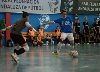 Una de las jugadas de la escuadra melillense en el torneo malagueño.