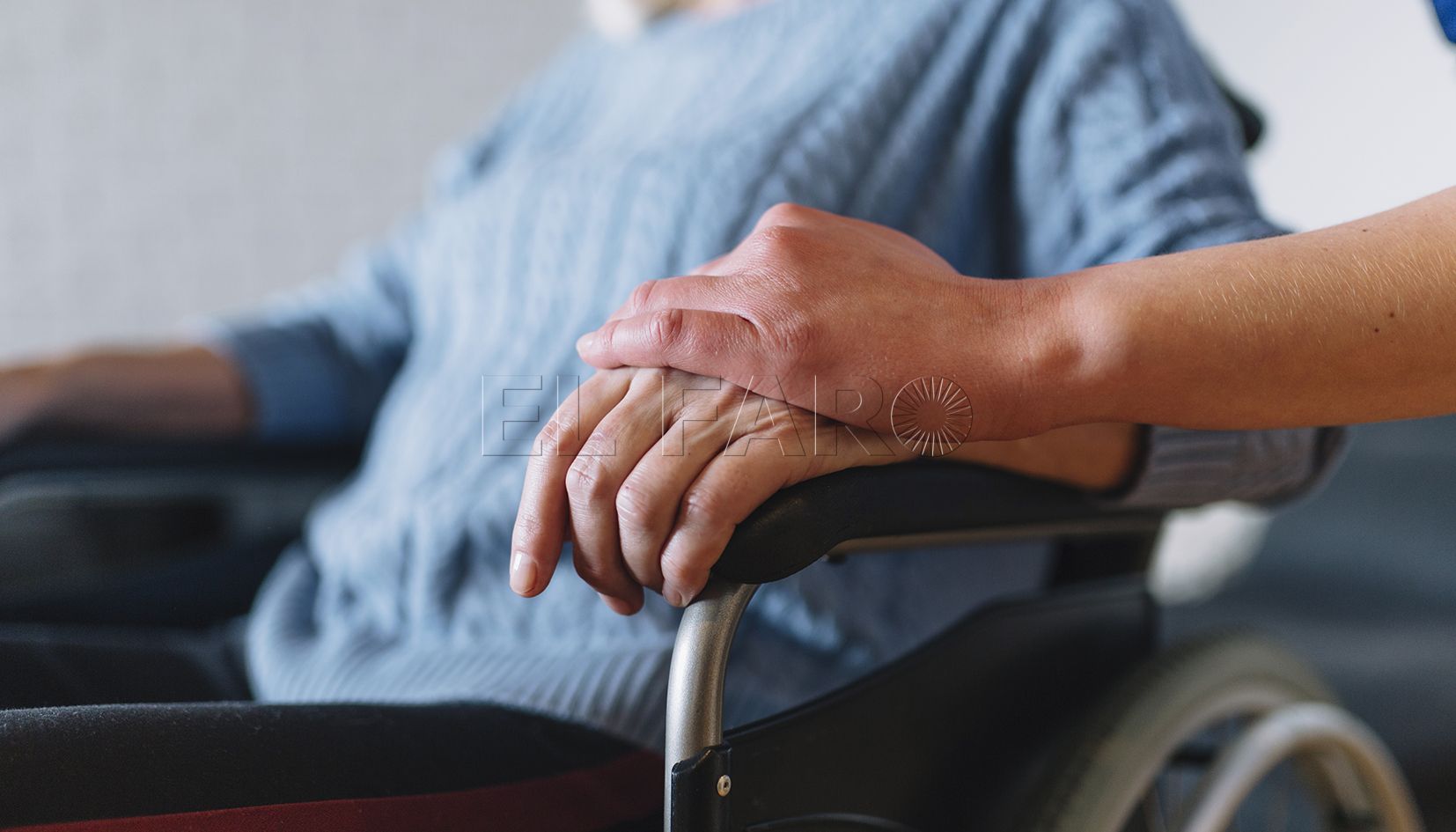 Mujer de entre 25 y 44 años con contrato temporal: perfil de quien logra empleo