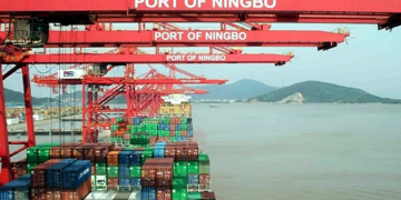El puerto de Ningbo-Zhoushan, situado a 250 kilómetros al sur de Shanghai, es uno de los principales puertos chinos de carga.