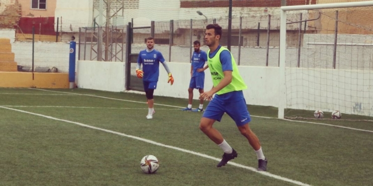 Sergio Chica: “Estoy muy feliz por debutar con esta camiseta”