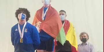 El deportista melillense se colgado tres medallas en el europeo, una de plata y dos de bronce.