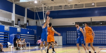 Imagen del encuentro que disputaron entre sí esta pretemporada, los dos equipos de la entidad colegial.
