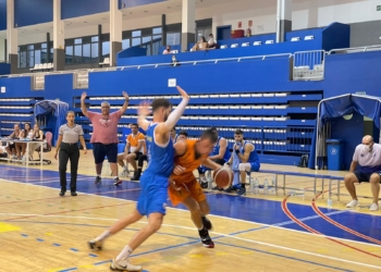 Imagen del encuentro que disputaron entre sí esta pretemporada, los dos equipos de la entidad colegial.