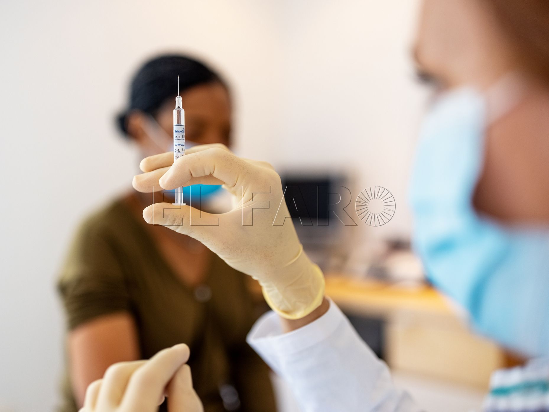 Sólo con la vacuna no basta