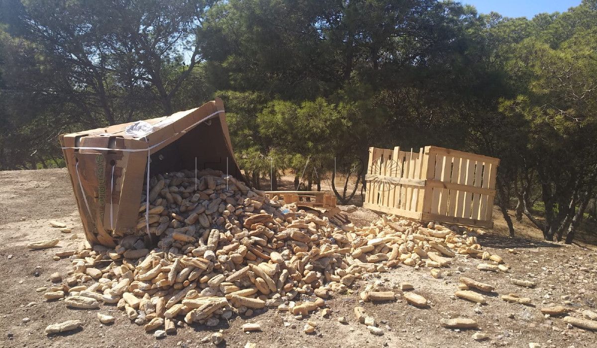 Medio Ambiente se plantea restringir el acceso en coche a zonas de Melilla donde tiran basura