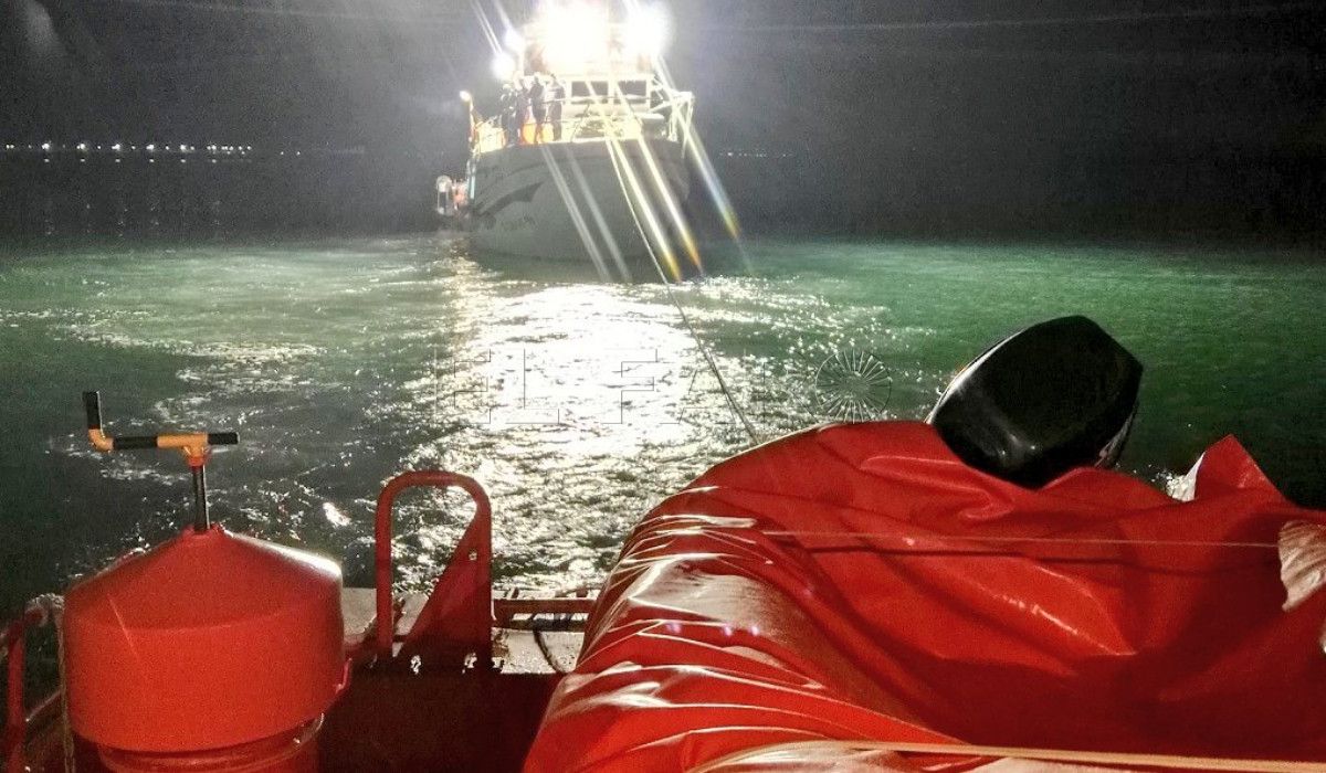 Rescatada una patera en el Mar de Alborán con 11 niños a bordo