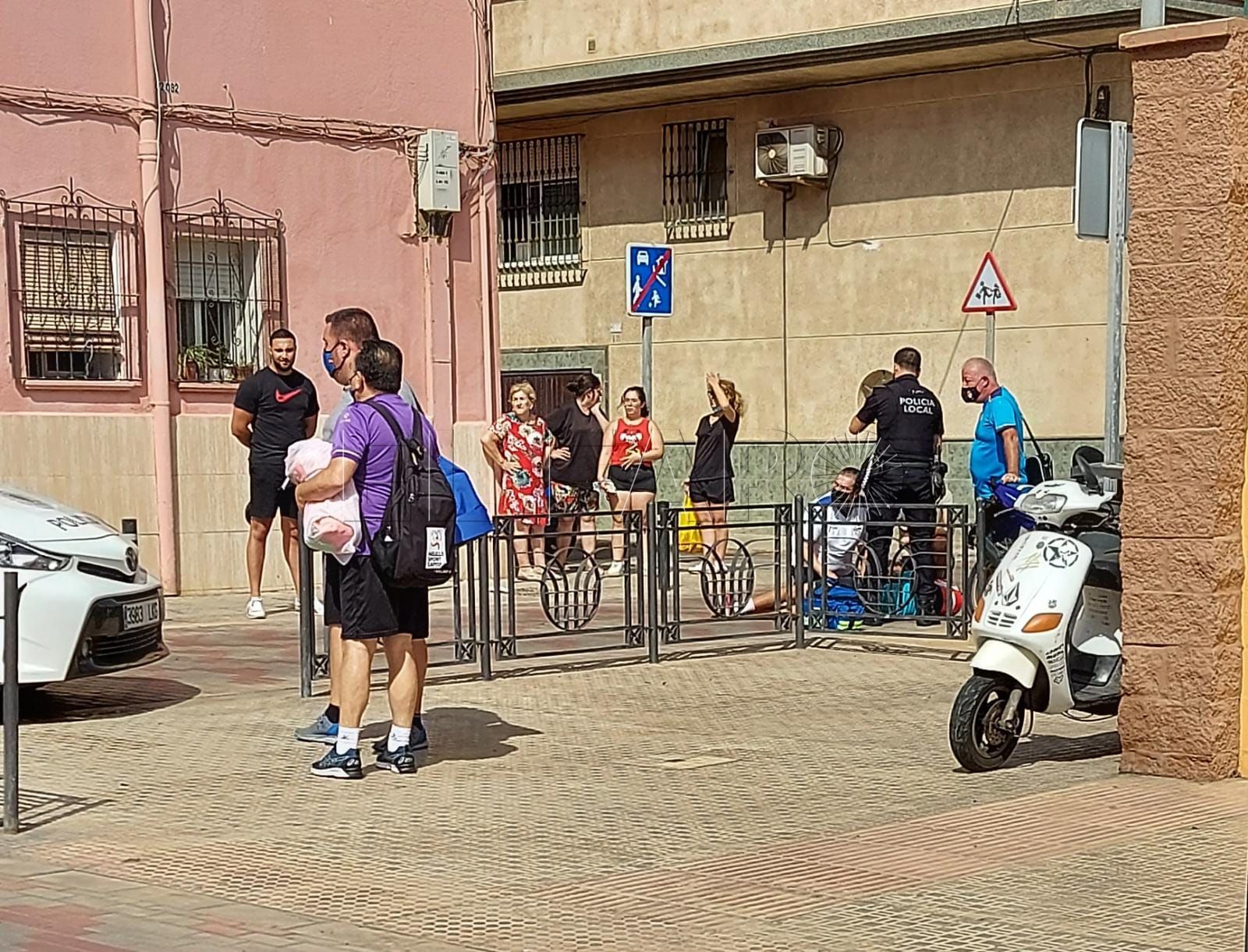 Un vehículo se lleva por delante a un motorista en la calle Capitán Arena de Melilla