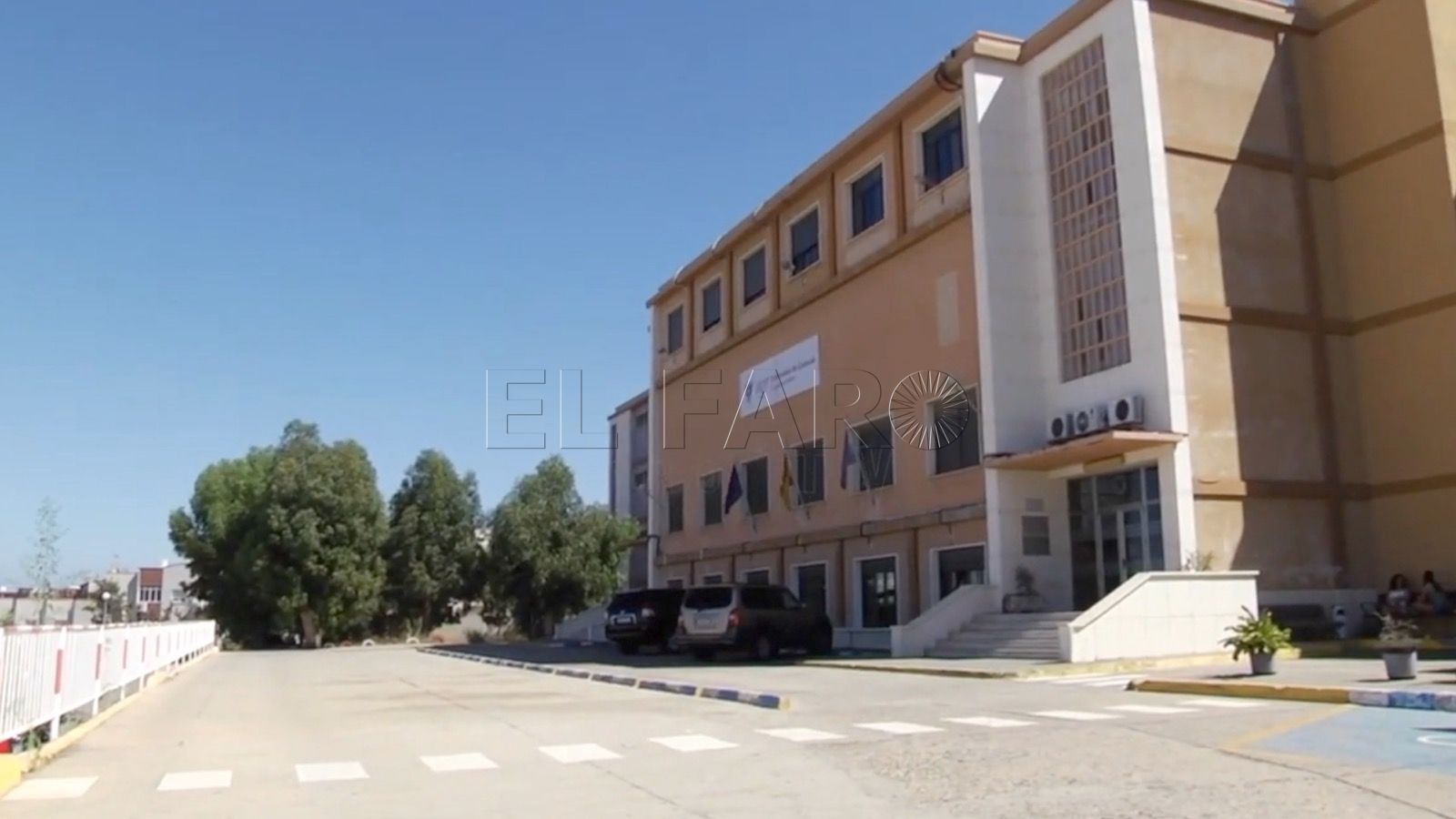 La UGR vuelve a las aulas sin presencialidad total: se mantienen los 1,5 metros entre alumnos