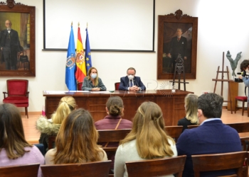 Imagen de la entrega de los premios del Certamen de Redacción 'Clara Campoamor' en 2020