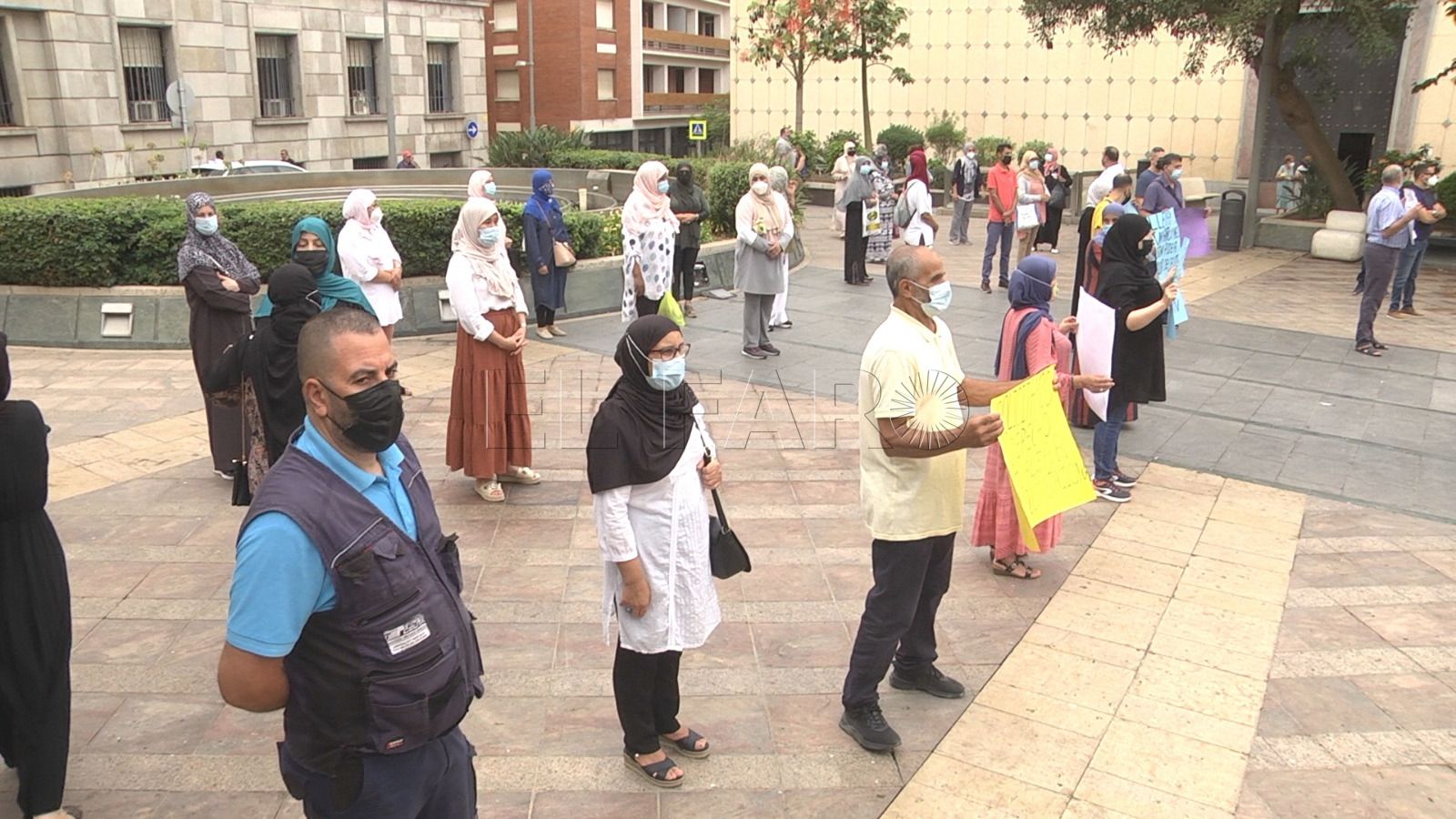 Transfronterizos se concentran en Ceuta por no poder ir a Marruecos