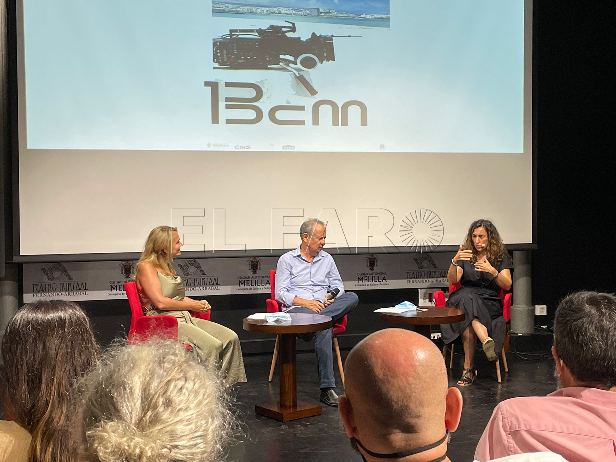 mesa redonda con paula cons