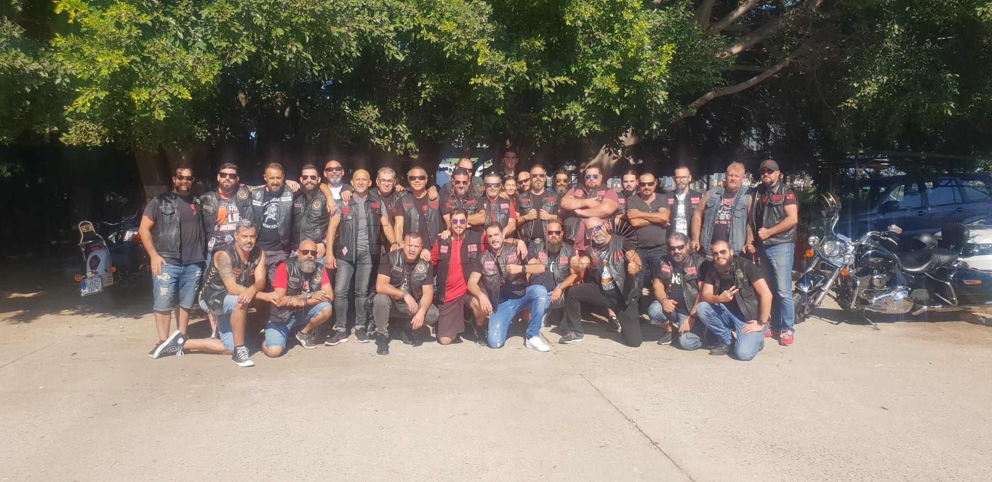 Motoristas de la península acompañan al club Roads of Legend de Melilla en su aniversario