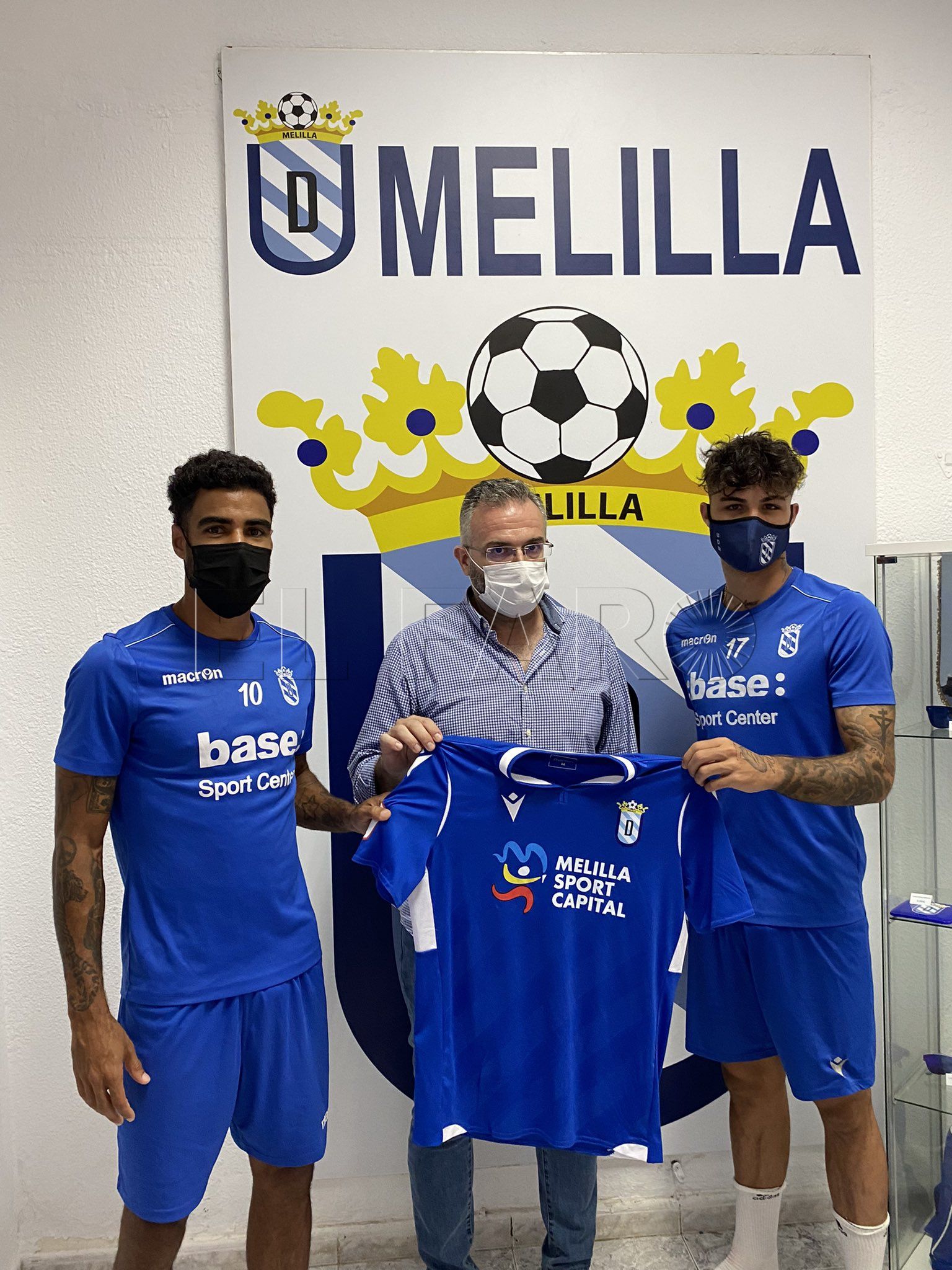 Luisma Rincón presenta a Núñez y Rubén del Campo como jugadores del Melilla