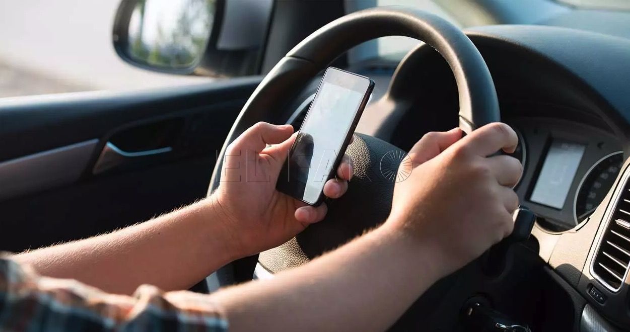 Impuestas 73 denuncias en Melilla por usar el móvil al volante