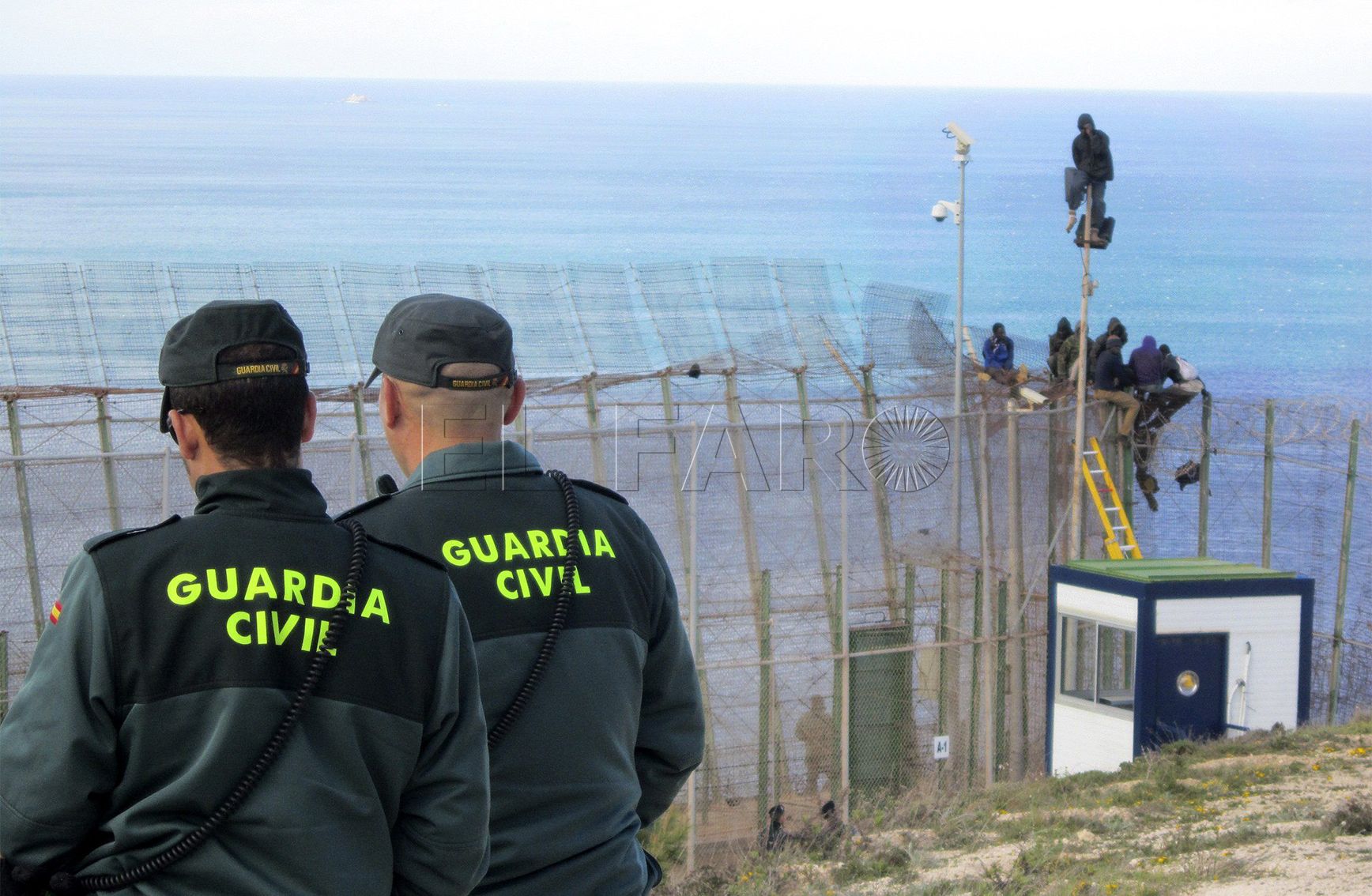Vox afea a Sánchez que diga que hay agentes suficientes en la frontera de Melilla