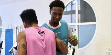 JV Mukama ya ha podido entrenar con el resto de componentes de la plantilla que entrena Arturo Álvarez.