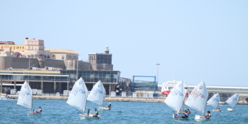 El Real Club Marítimo de Melilla desplaza a cuatro regatistas de la clase Optimist para disputar la regata de la AECN que organiza el Real Club Náutico de San Sebastián.