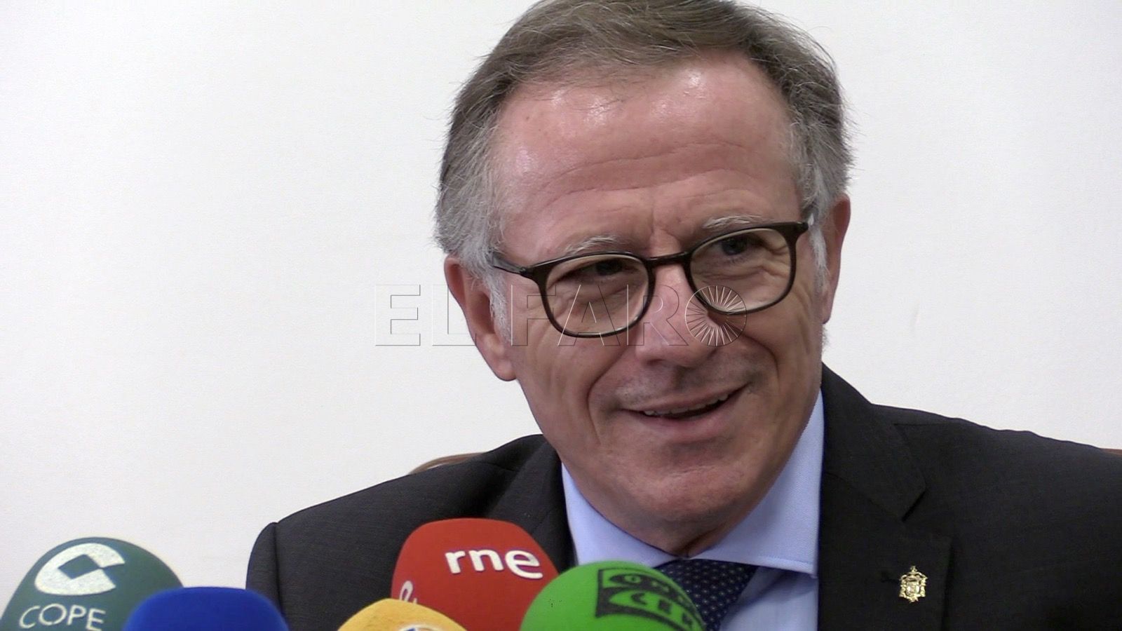 La sonrisa de De Castro en la cuarta remodelación de su Gobierno