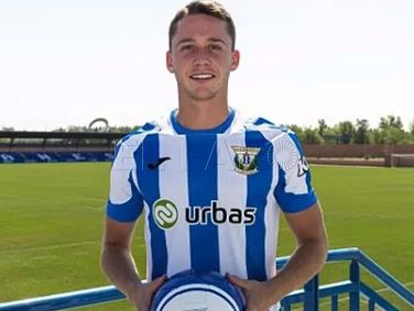 Borja Garcés se va a una boda en Melilla sin permiso e indigna a Asier Garitano