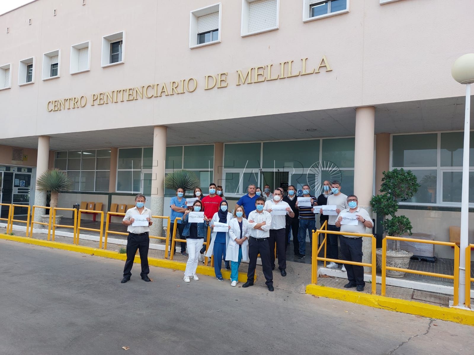 Funcionarios se manifiestan en la prisión de Melilla pidiendo más seguridad