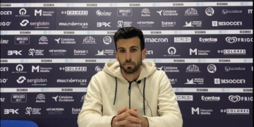 Borja López fue el encargado de acudir ayer a la sala de prensa.